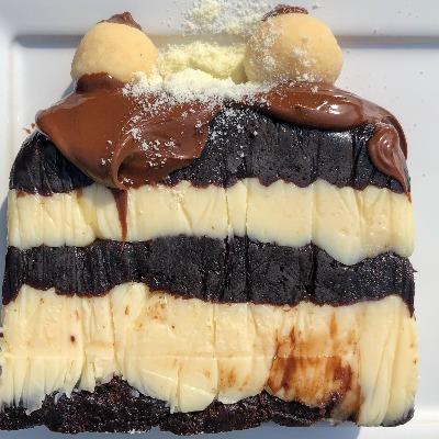 Fatia de prensadinho Brownie, Ninho e Nutella